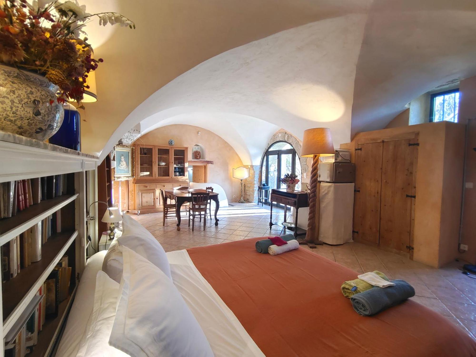 Rue Du Chateau A Cabrieres D'Avignon Bed and Breakfast Exteriör bild